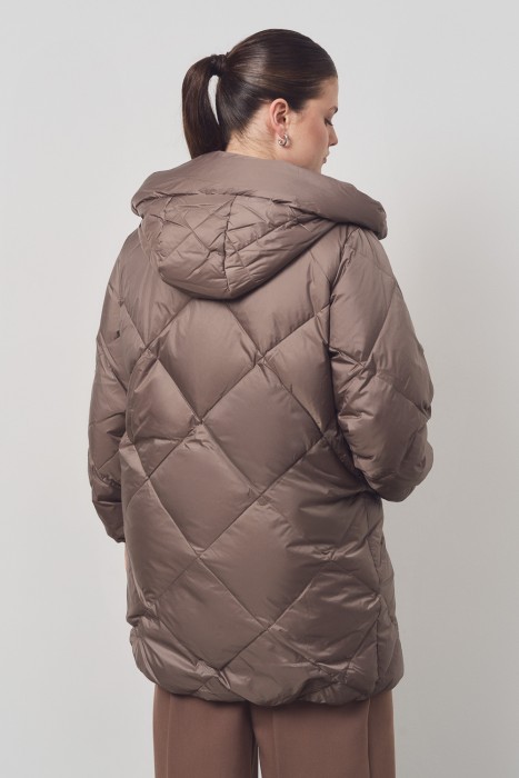 пуховик с капюшоном по цене 12230 руб вид справа