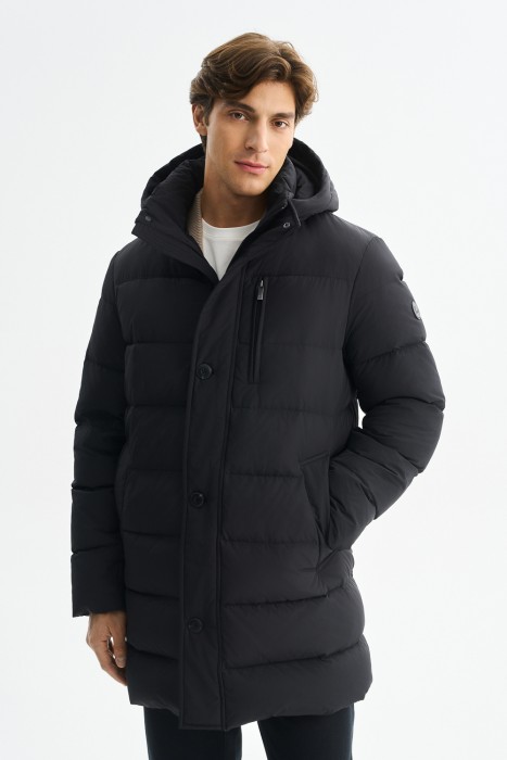 пуховик с капюшоном от бренда снежная королева вид слева