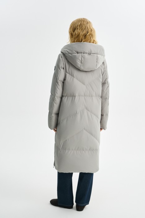 пуховик с капюшоном по цене 16720 руб вид справа