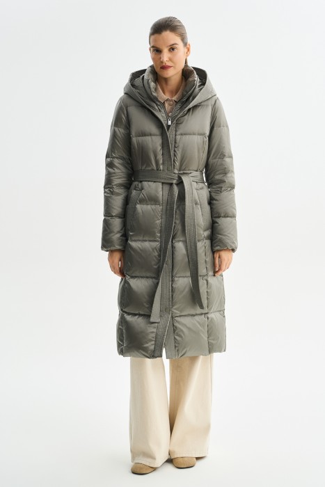 пуховик с капюшоном от бренда снежная королева вид слева