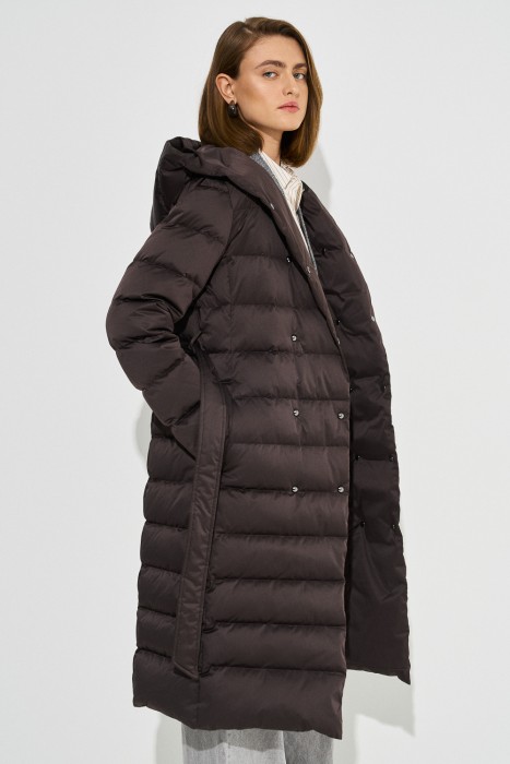 пуховик с капюшоном по цене 9700 руб вид справа