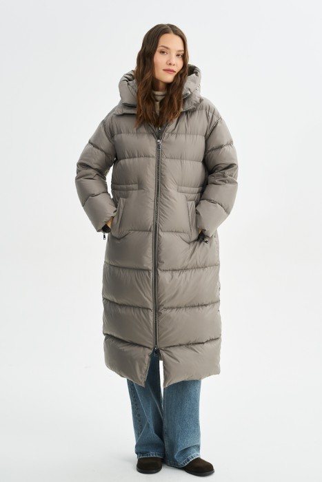 пуховик с капюшоном от бренда снежная королева вид слева