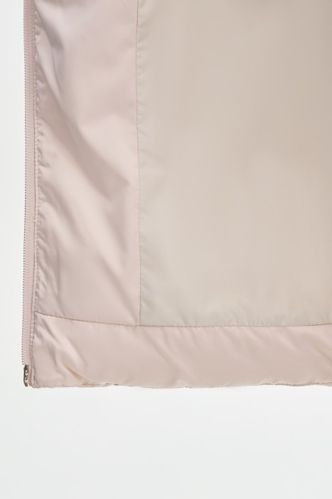 пуховик с капюшоном из россии вид сбоку