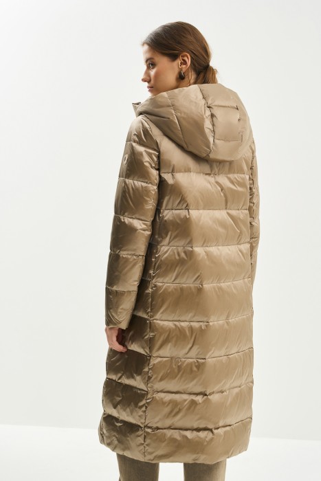 пуховик с капюшоном по цене 10190 руб вид справа