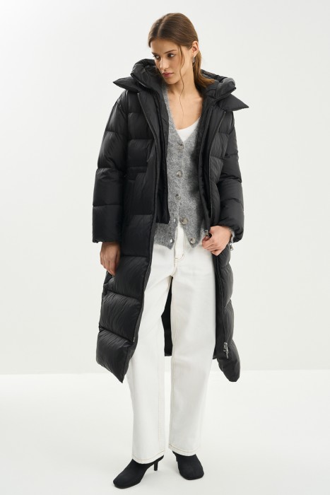 пуховик с капюшоном от бренда снежная королева вид слева