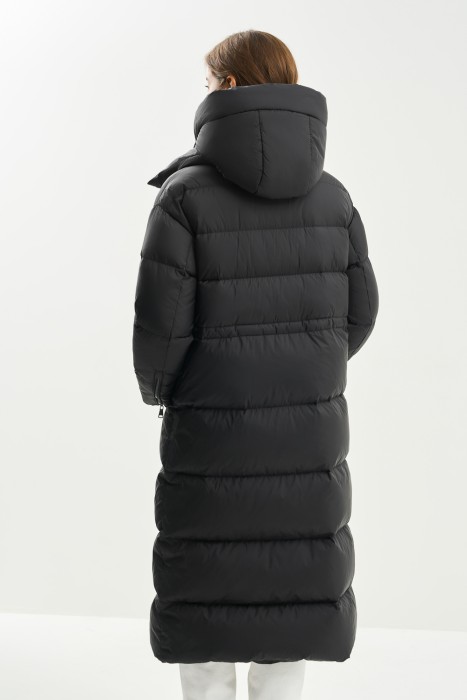 пуховик с капюшоном по цене 11000 руб вид справа