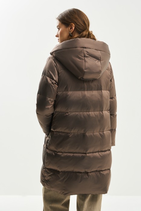 пуховик с капюшоном по цене 7330 руб вид справа