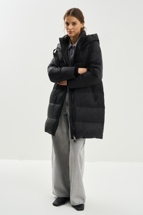 пуховик с капюшоном из россии вид сбоку