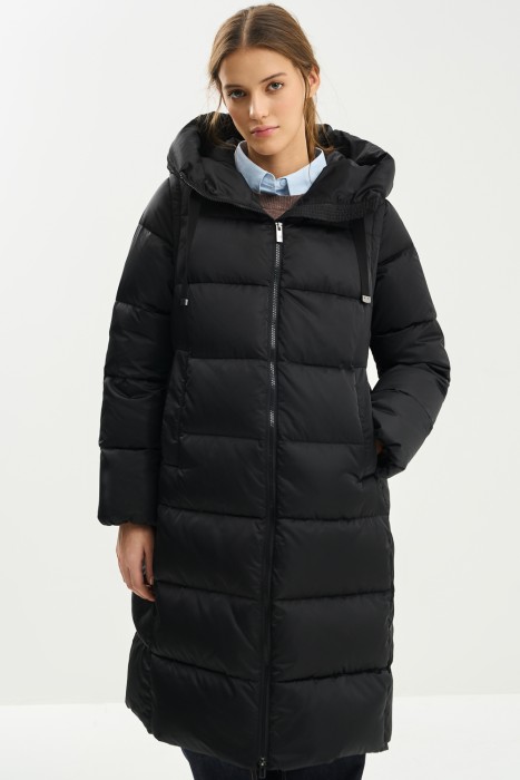 пуховик с капюшоном от бренда снежная королева вид слева