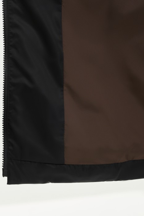 пуховик с капюшоном из россии вид сбоку