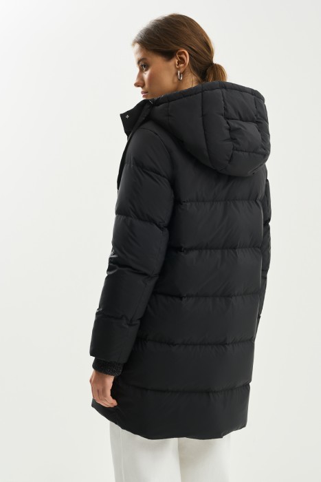 пуховик с капюшоном по цене 3390 руб вид справа