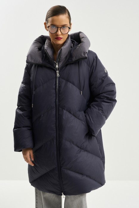 пуховик с капюшоном от бренда снежная королева вид слева