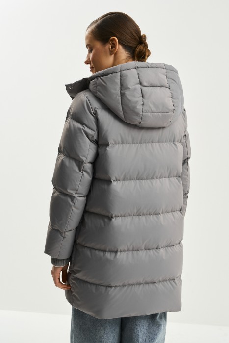 пуховик с капюшоном по цене 3720 руб вид справа