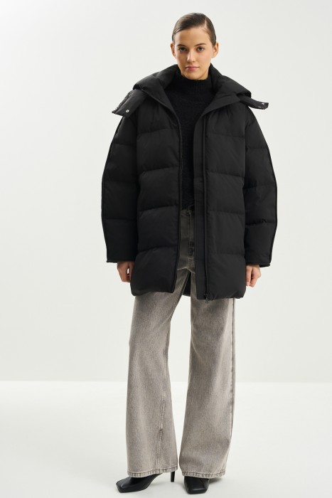 пуховик с капюшоном от бренда снежная королева вид слева