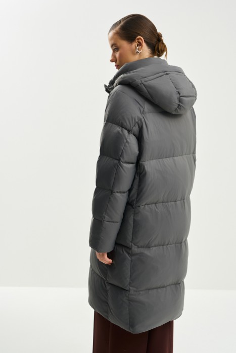 пуховик с капюшоном по цене 4200 руб вид справа