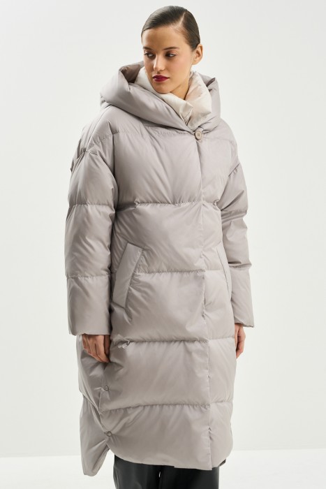 пуховик с капюшоном от бренда снежная королева вид слева