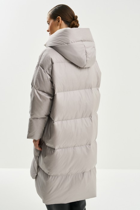 пуховик с капюшоном по цене 12230 руб вид справа