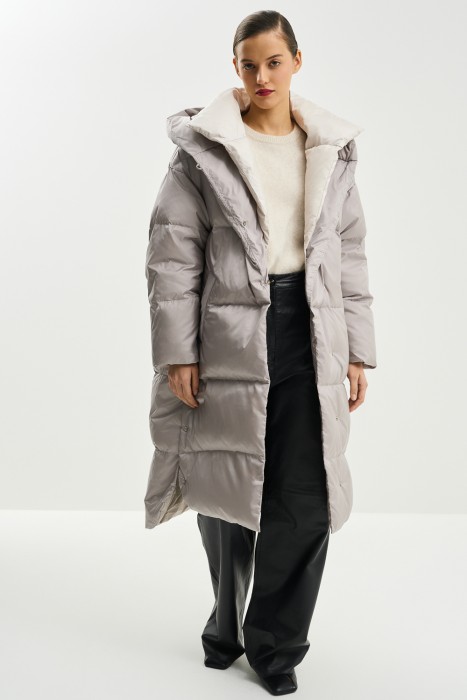 пуховик с капюшоном из россии вид сбоку