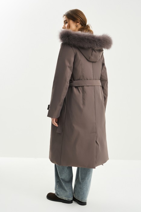 пуховик с капюшоном по цене 12880 руб вид справа