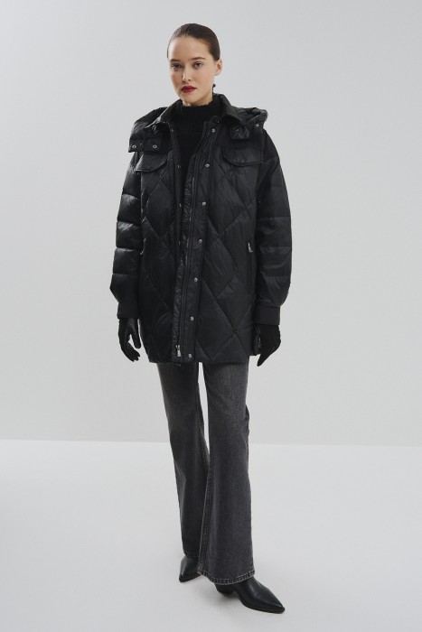 пуховик с капюшоном от бренда снежная королева вид слева