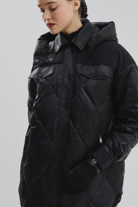 пуховик с капюшоном из россии вид сбоку