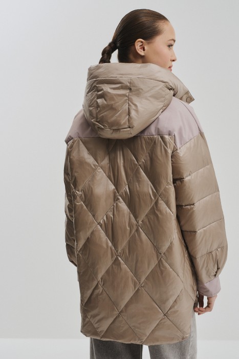 пуховик с капюшоном по цене 6030 руб вид справа