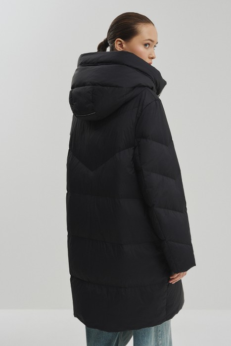 пуховик с капюшоном из россии вид сбоку