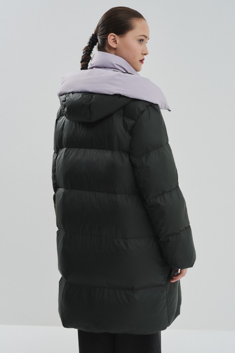 пуховик с капюшоном по цене 23160 руб вид справа