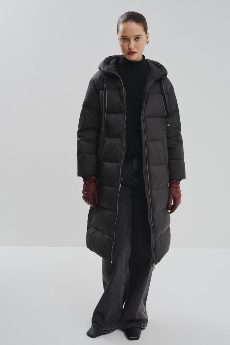 пуховик с капюшоном из россии вид сбоку