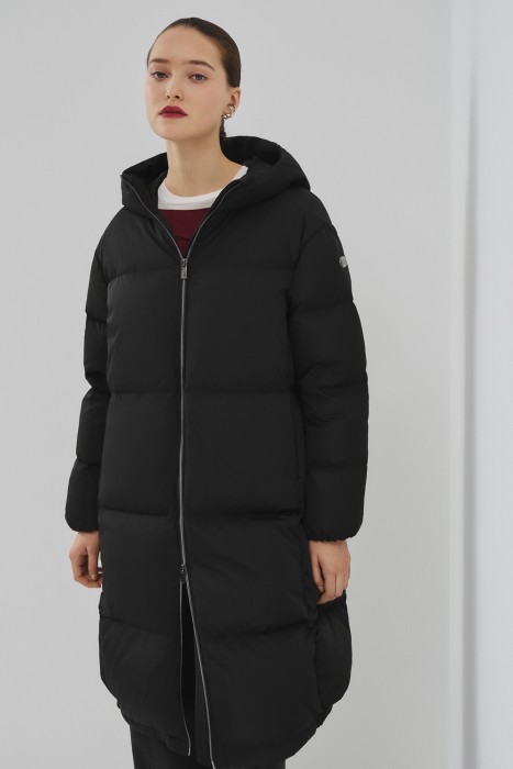 пуховик с капюшоном от бренда снежная королева вид слева