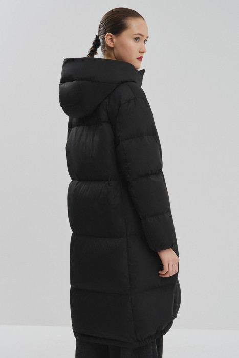 пуховик с капюшоном по цене 7430 руб вид справа