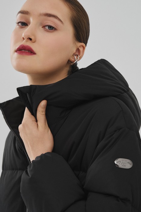 пуховик с капюшоном из россии вид сбоку