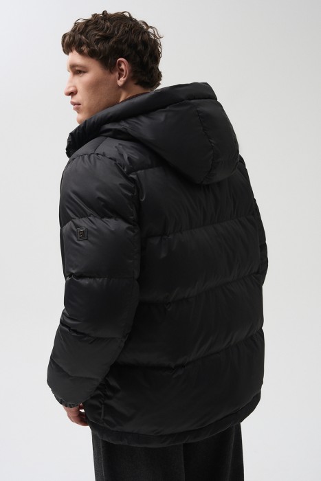 пуховик с капюшоном по цене 10430 руб вид справа