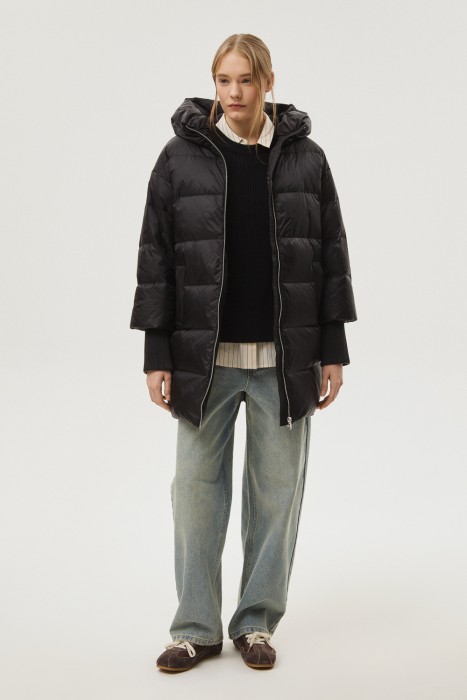 пуховик с капюшоном из россии вид сбоку