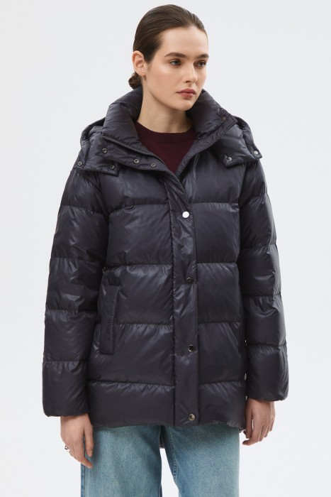 пуховик с капюшоном от бренда снежная королева вид слева