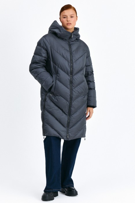 пуховик с капюшоном от бренда снежная королева вид слева