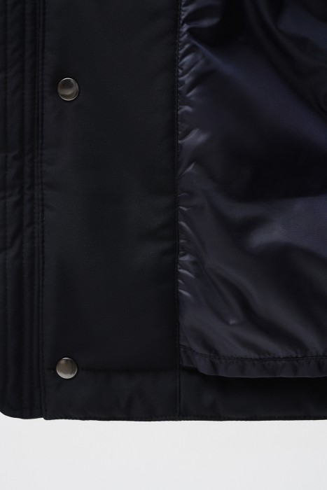 пуховик с капюшоном из россии вид сбоку