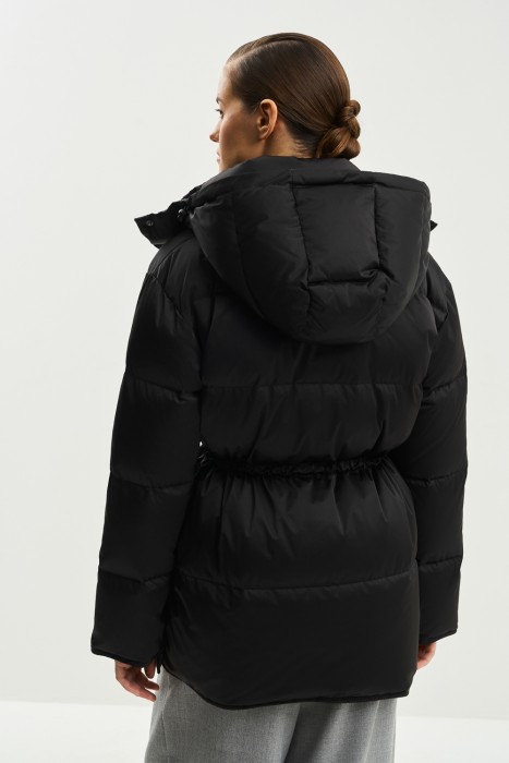 пуховик с капюшоном по цене 7740 руб вид справа