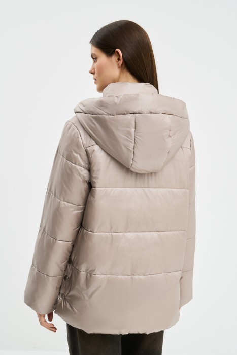 пуховик с капюшоном по цене 4640 руб вид справа