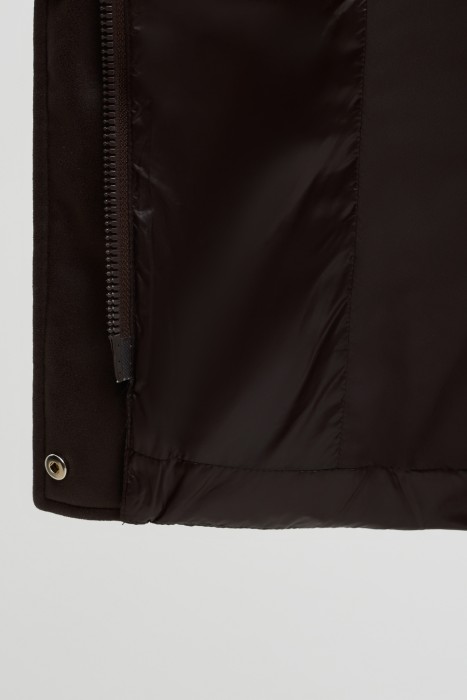 пуховик с капюшоном из россии вид сбоку