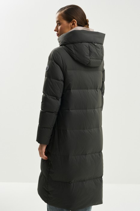 пуховик с капюшоном по цене 26340 руб вид справа