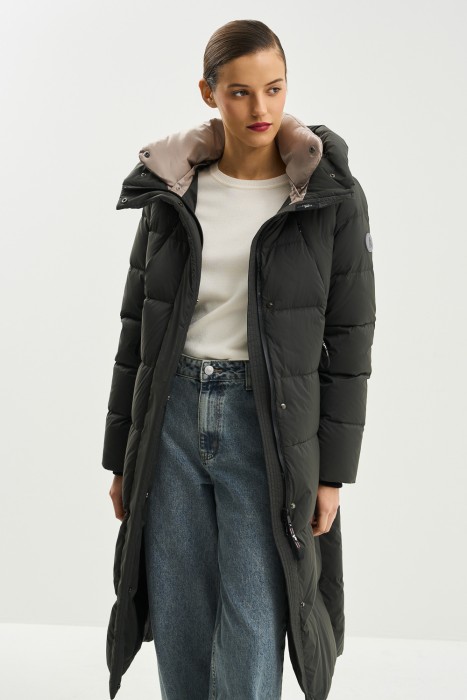 пуховик с капюшоном из россии вид сбоку