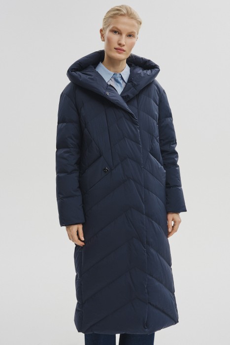 пуховик с капюшоном от бренда снежная королева вид слева