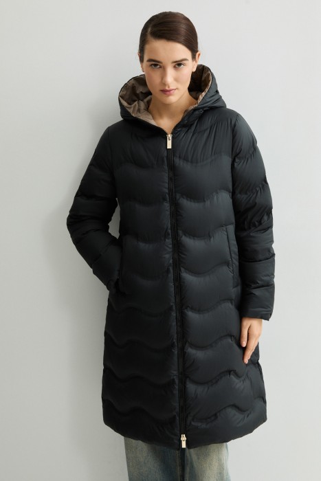 пуховик с капюшоном от бренда снежная королева вид слева