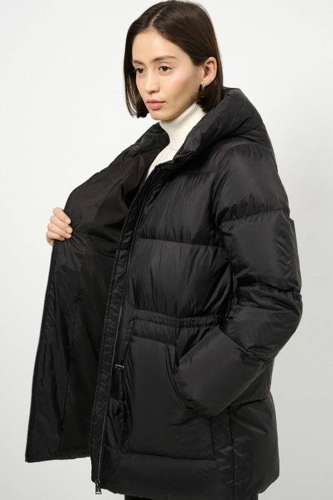 пуховик с капюшоном из россии вид сбоку