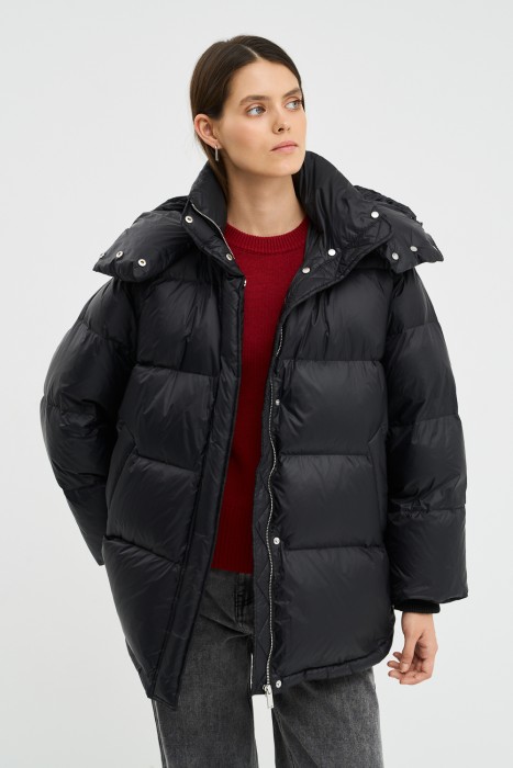 пуховик с капюшоном от бренда снежная королева вид слева