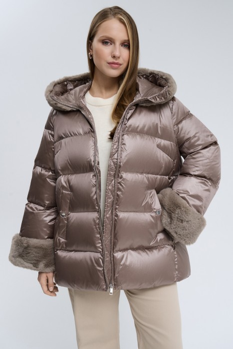 пуховик с капюшоном 715780003 фотография