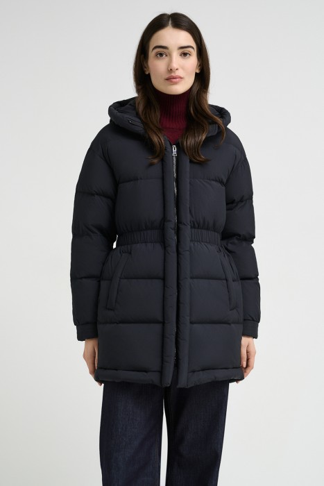 пуховик с капюшоном от бренда снежная королева вид слева