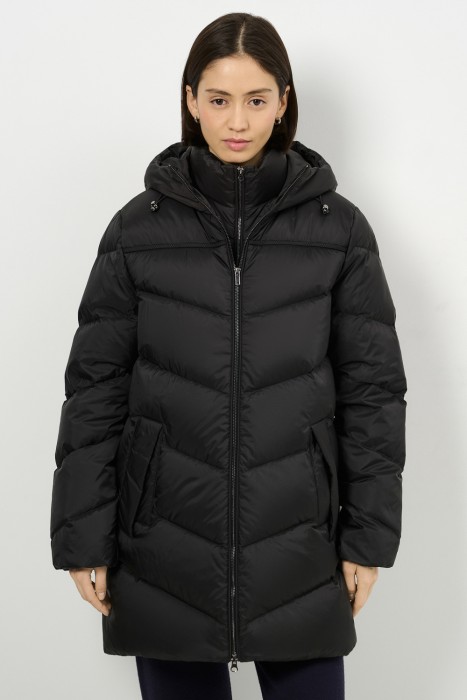 пуховик с капюшоном от бренда снежная королева вид слева