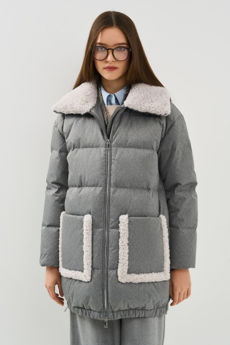 пуховик с меховой отделкой от бренда снежная королева вид слева